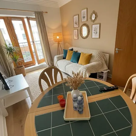 Dublin Centre 2-Bed Apt Sleeps 6 Near Attractions Daire